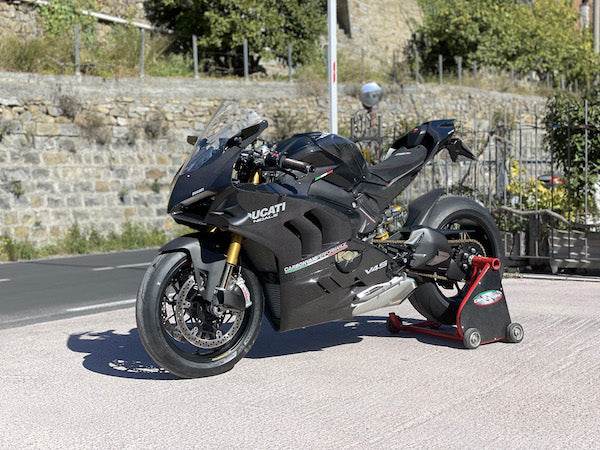 Carbonvani - Ducati Panigale V4 / S 2022+ Carbon Fiber Full Fairing Kit with Winglets - ROAD VERSION (8 pieces)
